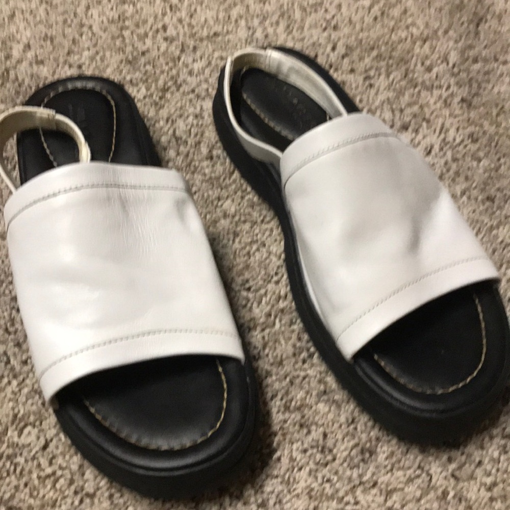 Women’s shoes